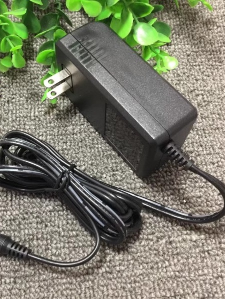 *Brand NEW* S048CU1200330 MEDELI 12V 3.3A 12V 0-3.5A AC ADAPTRE Power Supply